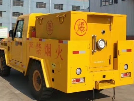 清徐凯龙爆破器材运输车：保障爆破任务的安全运行